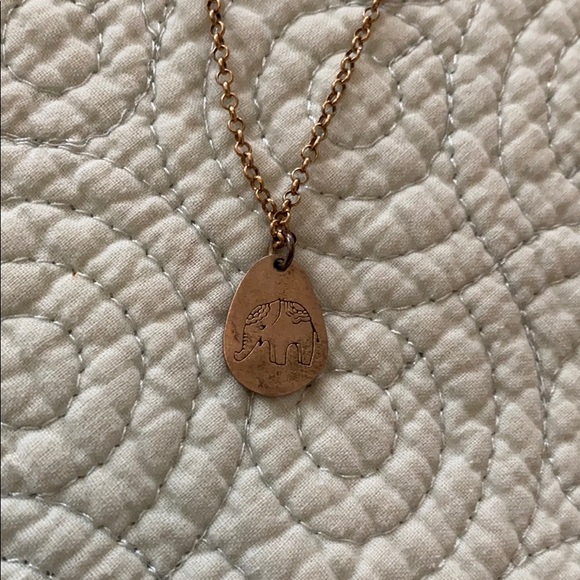 Elephant charm necklace - Picture 2 of 4